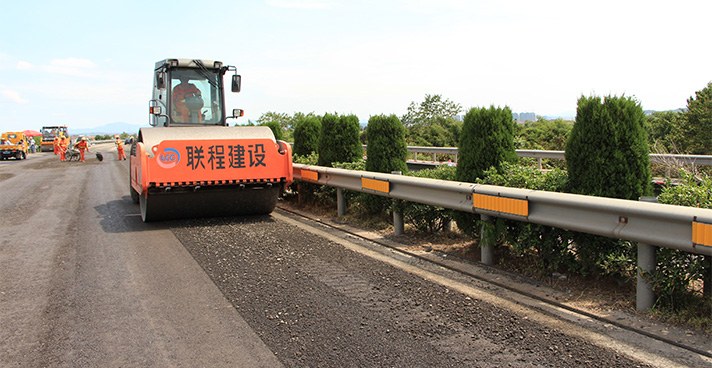 1736218719.jpg 2015081815140281.jpg